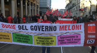 Sciopero generale, Cgil in piazza anche a Torino contro la manovra